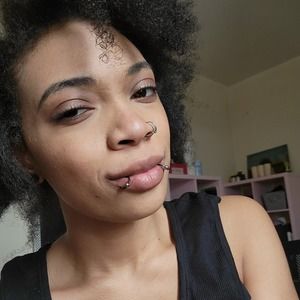 Meet your Posher, Sumayyah